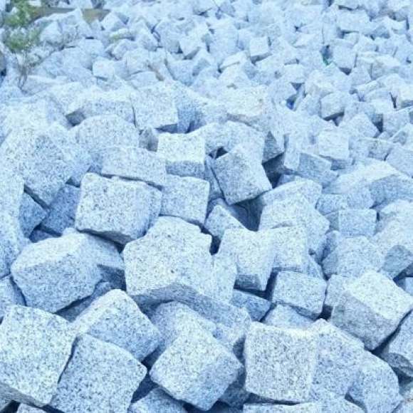 Đá Cubic Granite Trắng Suối Lau KT 10x10x8cm CNS MẢRT- DCB14