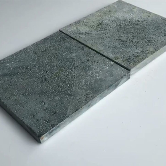 Đá xanh rêu băm toàn phần KT 20x20x2cm CNS MART- DSV02