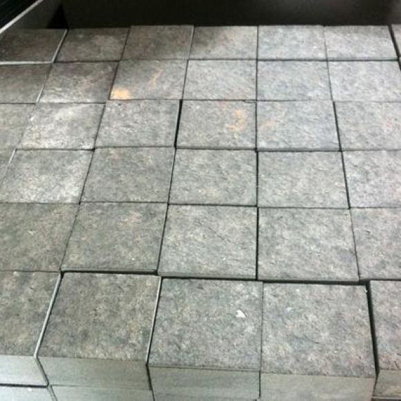 Đá Cubic Bazan Xám Khò Mặt KT 10x10x5cm CNS MART- DSV102