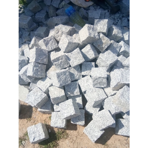 Đá Cubic Granite Trắng Suối Lau KT 10x10x5cm CNS MART- DCB12