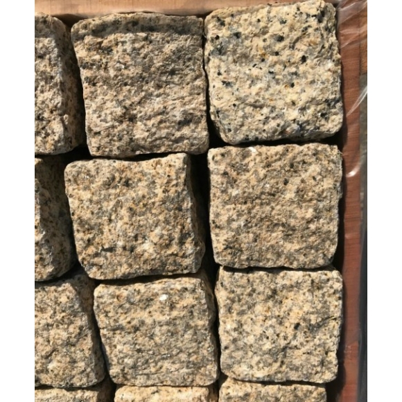 Đá Cubic Granite Vàng KT 10x10x8cm CNS MART- DCB15